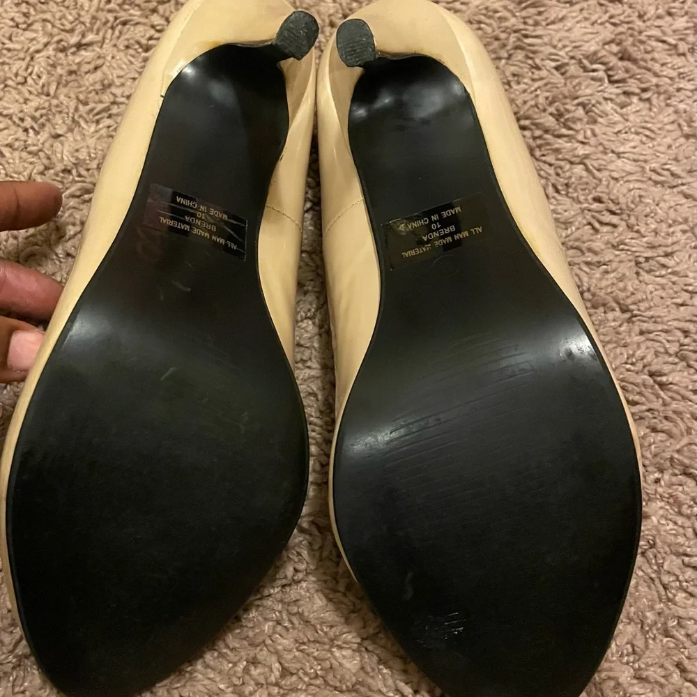 Red Circle Nude High Heels - Picture 5 of 8